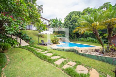 Casa à venda com 650m², 5 quartos e 3 vagasPiscina e Jardim