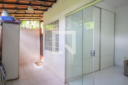 Casa à venda com 650m², 5 quartos e 3 vagasCasa 3 - Hall de Entrada