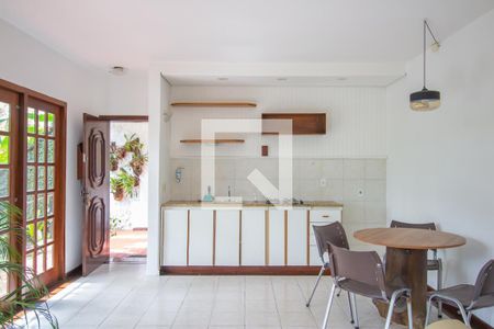 Casa à venda com 650m², 5 quartos e 3 vagasCasa 2 - Cozinha, Sala de Estar e Escritório