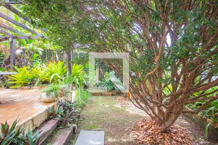 Casa à venda com 650m², 5 quartos e 3 vagasPiscina e Jardim