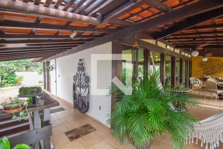 Casa à venda com 650m², 5 quartos e 3 vagasCasa 1 - Varanda