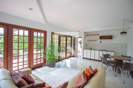 Casa à venda com 650m², 5 quartos e 3 vagasCasa 2 - Cozinha, Sala de Estar e Escritório