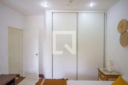 Casa à venda com 650m², 5 quartos e 3 vagasCasa 2 - Semi-Suite