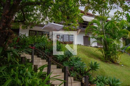 Casa à venda com 650m², 5 quartos e 3 vagasPiscina e Jardim