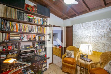 Casa à venda com 650m², 5 quartos e 3 vagasCasa 1 - Escritório