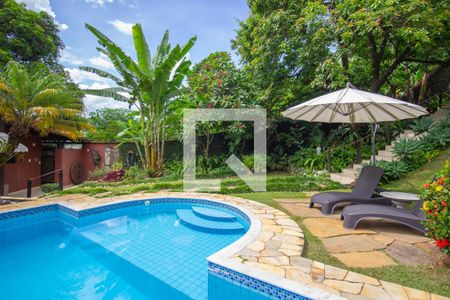 Casa à venda com 650m², 5 quartos e 3 vagasPiscina e Jardim