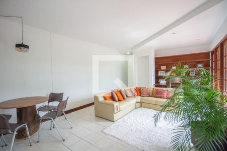 Casa à venda com 650m², 5 quartos e 3 vagasCasa 2 - Cozinha, Sala de Estar e Escritório