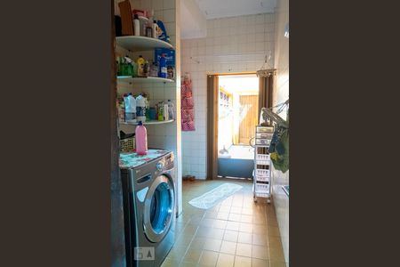 Casa à venda com 300m², 3 quartos e 5 vagasLavanderia