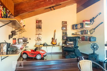 Mesanino de casa à venda com 3 quartos, 300m² em Itaquera, São Paulo