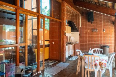 Casa à venda com 300m², 3 quartos e 5 vagasÁrea