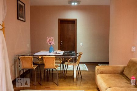 Sala de casa à venda com 3 quartos, 300m² em Itaquera, São Paulo