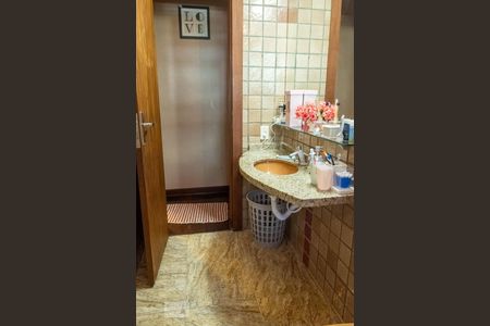 Casa à venda com 300m², 3 quartos e 5 vagasBanheiro