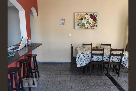 Sala de casa à venda com 3 quartos, 100m² em Jardim Cotiana, São Paulo