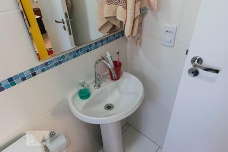 Apartamento para alugar com 41m², 2 quartos e sem vagaBanheiro