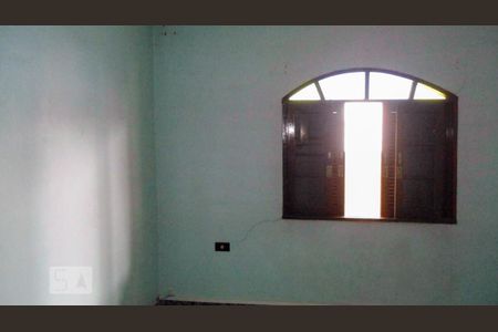 Casa à venda com 450m², 6 quartos e 6 vagas Casa à venda com 450m², 6 quartos e 6 vagasQuarto