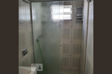 Banheiro de kitnet/studio para alugar com 1 quarto, 60m² em Vila Moinho Velho, São Paulo