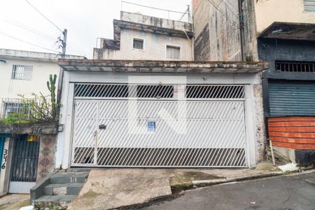 Casa para alugar com 60m², 3 quartos e sem vaga Casa para alugar com 60m², 3 quartos e sem vagaFachada