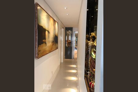 Apartamento à venda com 244m², 3 quartos e sem vagaCorredor