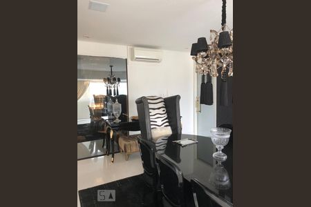 Apartamento à venda com 244m², 3 quartos e sem vagaSala