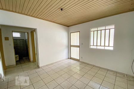 Sala de Estar de casa para alugar com 2 quartos, 75m² em Feitoria, São Leopoldo
