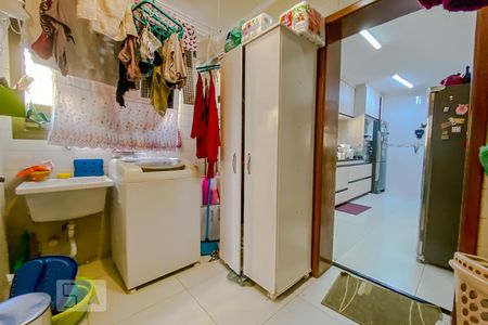 Apartamento à venda com 130m², 4 quartos e 2 vagasLavanderia