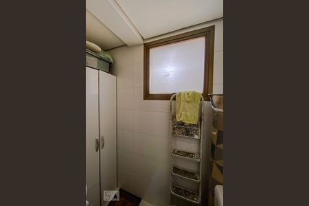 Apartamento à venda com 130m², 4 quartos e 2 vagasBanheiro de Serviço