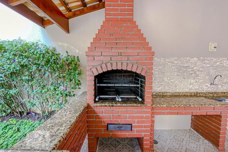 Apartamento à venda com 130m², 4 quartos e 2 vagasÁrea comum - Churrasqueira