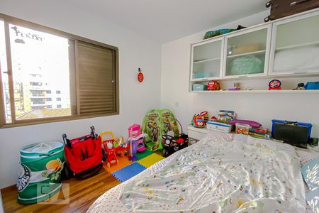 Apartamento à venda com 130m², 4 quartos e 2 vagasQuarto 2