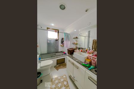 Apartamento à venda com 130m², 4 quartos e 2 vagasBanheiro da Suite