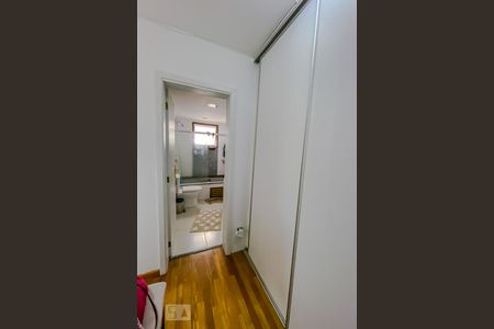 Apartamento à venda com 130m², 4 quartos e 2 vagasCloset da Suite