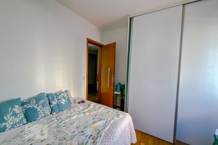 Apartamento à venda com 130m², 4 quartos e 2 vagasQuarto 2