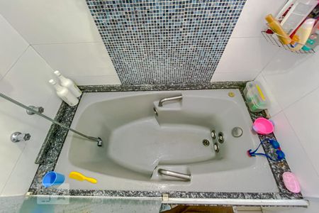 Apartamento à venda com 130m², 4 quartos e 2 vagasDetalhe Banheiro da Suite