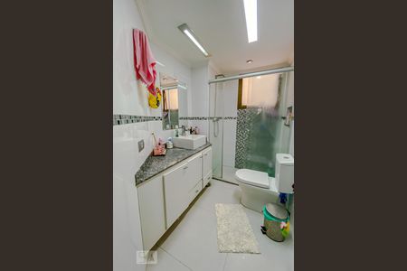 Apartamento à venda com 130m², 4 quartos e 2 vagasBanheiro