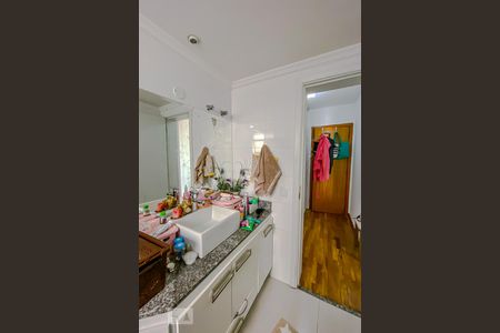 Apartamento à venda com 130m², 4 quartos e 2 vagasBanheiro da Suite