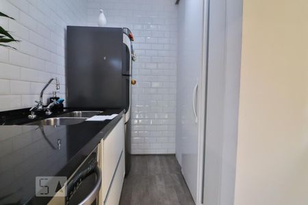 Cozinha de apartamento para alugar com 1 quarto, 87m² em Vila Madalena, São Paulo