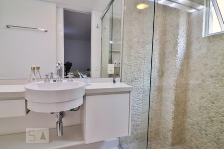 Banheiro do Quarto 1 de apartamento para alugar com 1 quarto, 87m² em Vila Madalena, São Paulo