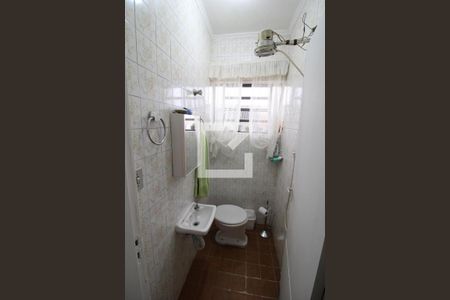 Casa à venda com 220m², 3 quartos e 2 vagasQuarto 1 - Banheiro