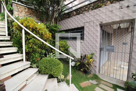 Casa à venda com 220m², 3 quartos e 2 vagasÁrea Comum