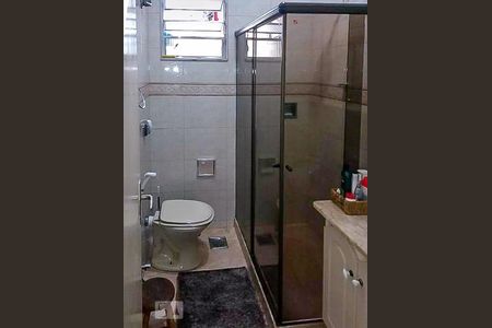 Banheiro de apartamento à venda com 2 quartos, 49m² em Olaria, Rio de Janeiro