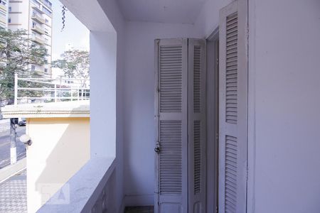 Casa à venda com 280m², 4 quartos e 8 vagas Casa à venda com 280m², 4 quartos e 8 vagasVaranda Edícula