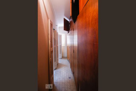 Casa à venda com 280m², 4 quartos e 8 vagas Casa à venda com 280m², 4 quartos e 8 vagasCloset