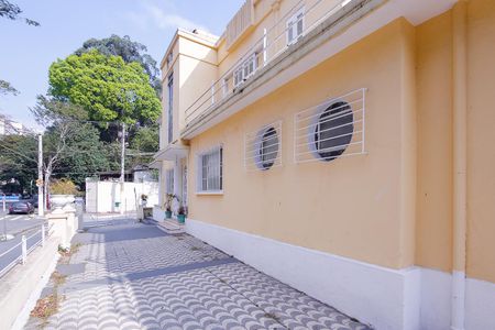 Casa à venda com 280m², 4 quartos e 8 vagas Casa à venda com 280m², 4 quartos e 8 vagasCorredor