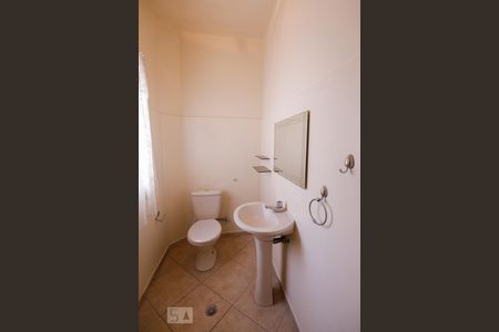 Casa à venda com 280m², 4 quartos e 8 vagas Casa à venda com 280m², 4 quartos e 8 vagasLavabo