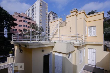 Casa à venda com 280m², 4 quartos e 8 vagas Casa à venda com 280m², 4 quartos e 8 vagasVista edícula