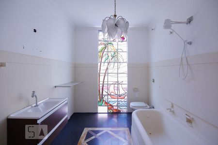 Casa à venda com 280m², 4 quartos e 8 vagas Casa à venda com 280m², 4 quartos e 8 vagasBanheiro