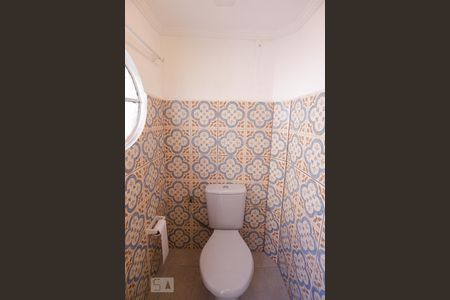 Casa à venda com 280m², 4 quartos e 8 vagas Casa à venda com 280m², 4 quartos e 8 vagasLavabo Edícula