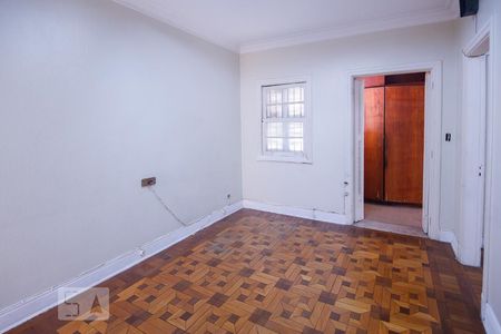 Casa à venda com 280m², 4 quartos e 8 vagas Casa à venda com 280m², 4 quartos e 8 vagasQuarto 4