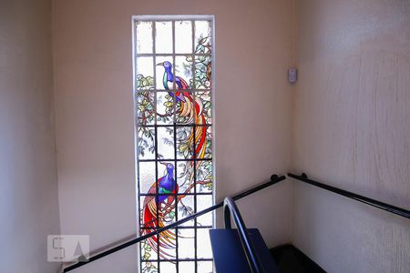 Casa à venda com 280m², 4 quartos e 8 vagas Casa à venda com 280m², 4 quartos e 8 vagasEscada