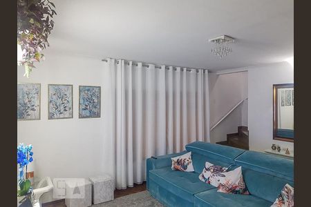 Casa à venda com 210m², 3 quartos e 4 vagasSala