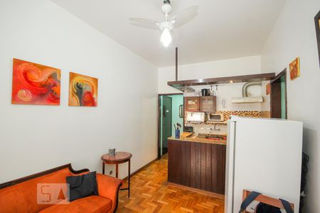Sala de apartamento para alugar com 3 quartos, 70m² em Copacabana, Rio de Janeiro